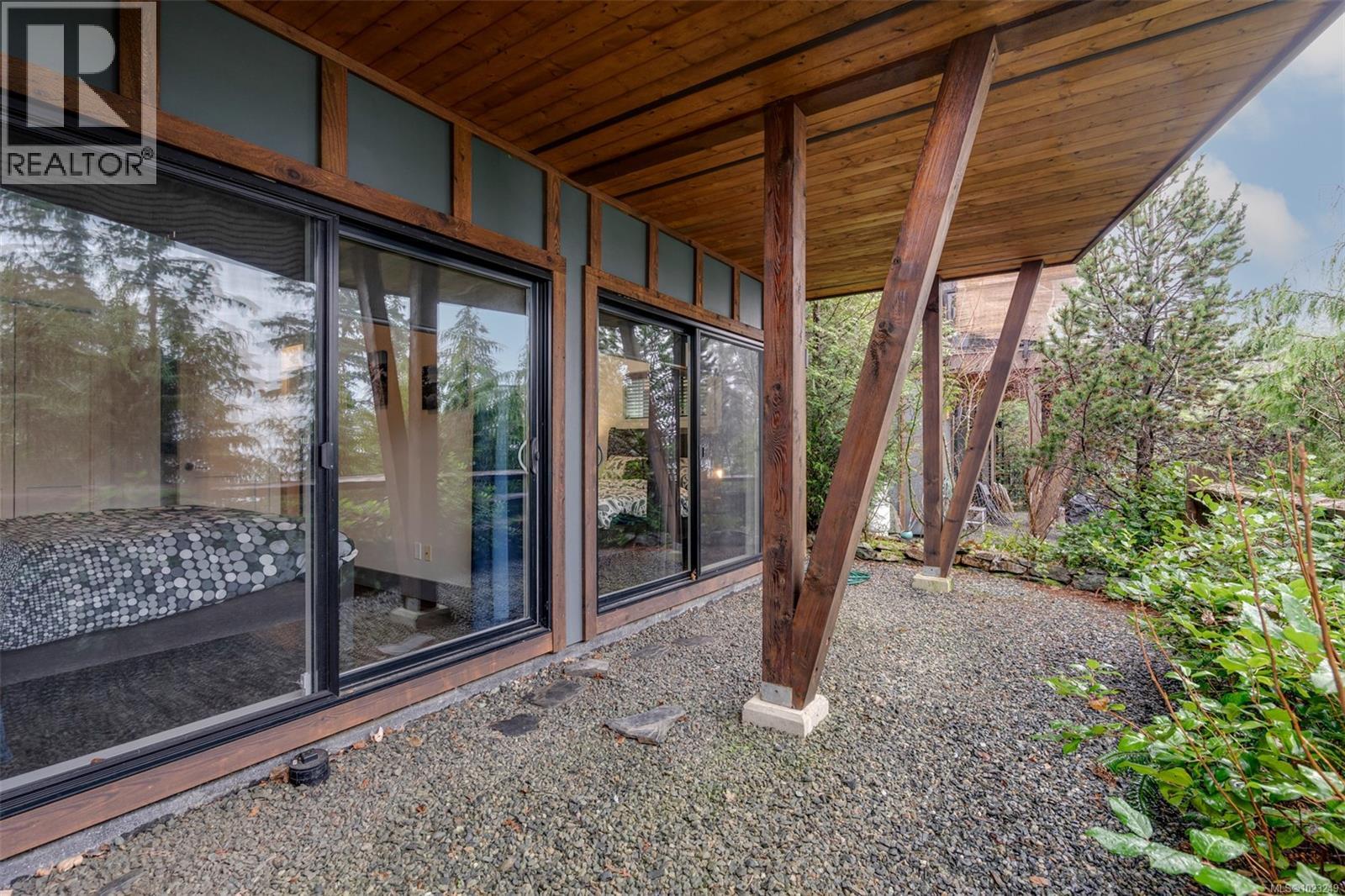 #245 6596 Baird Rd - 37