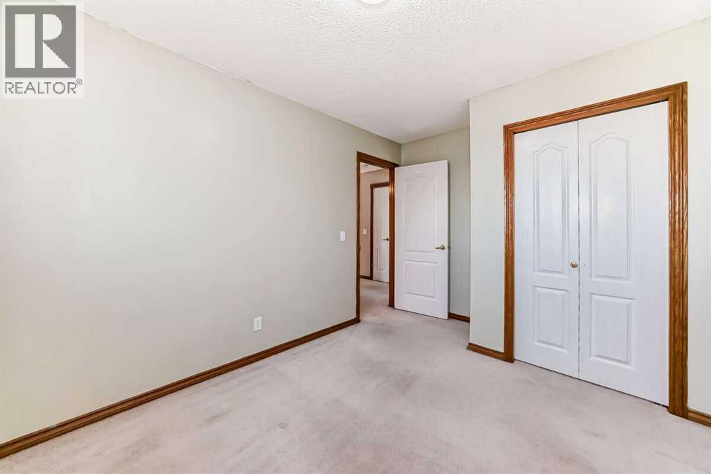 Single Family House for Sale in  Somerside Place SW Somerset Calgary 