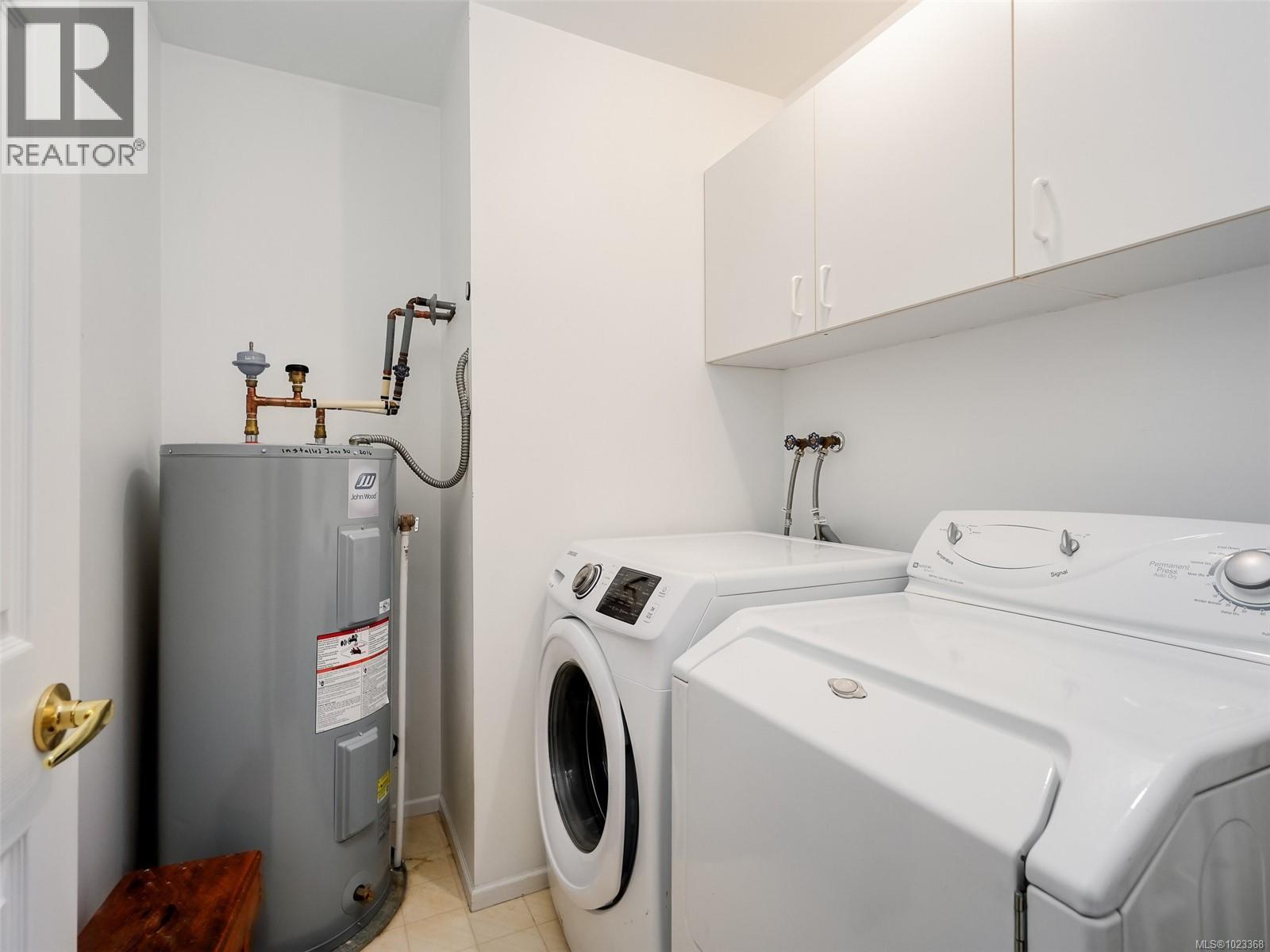 2 2573 Kilgary Place, Saanich