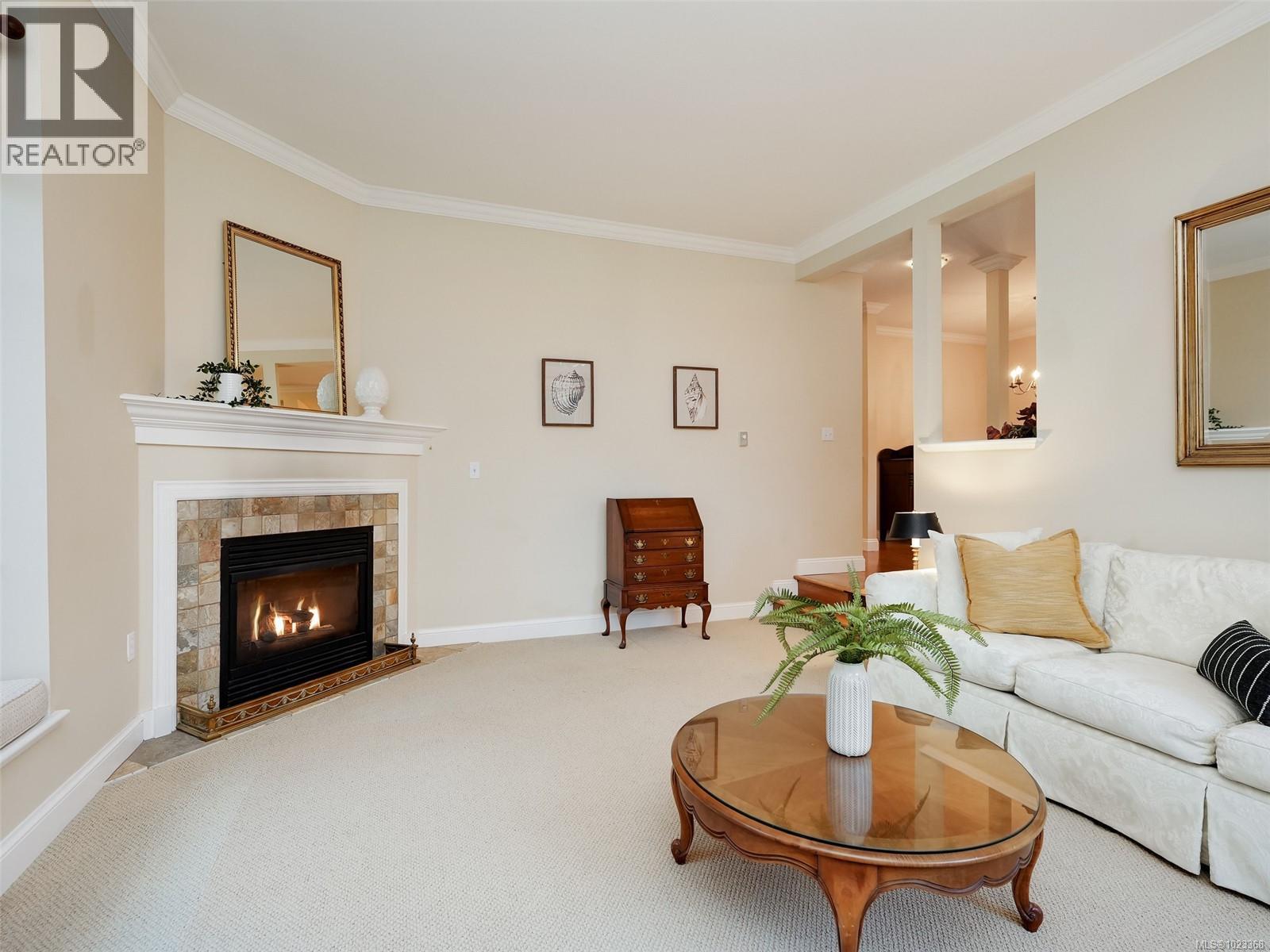 2 2573 Kilgary Place, Saanich