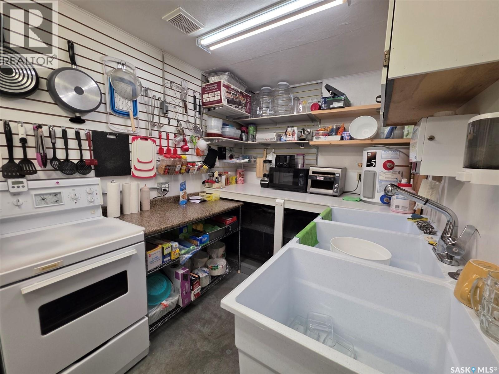500 Smith CRESCENT — photo 16