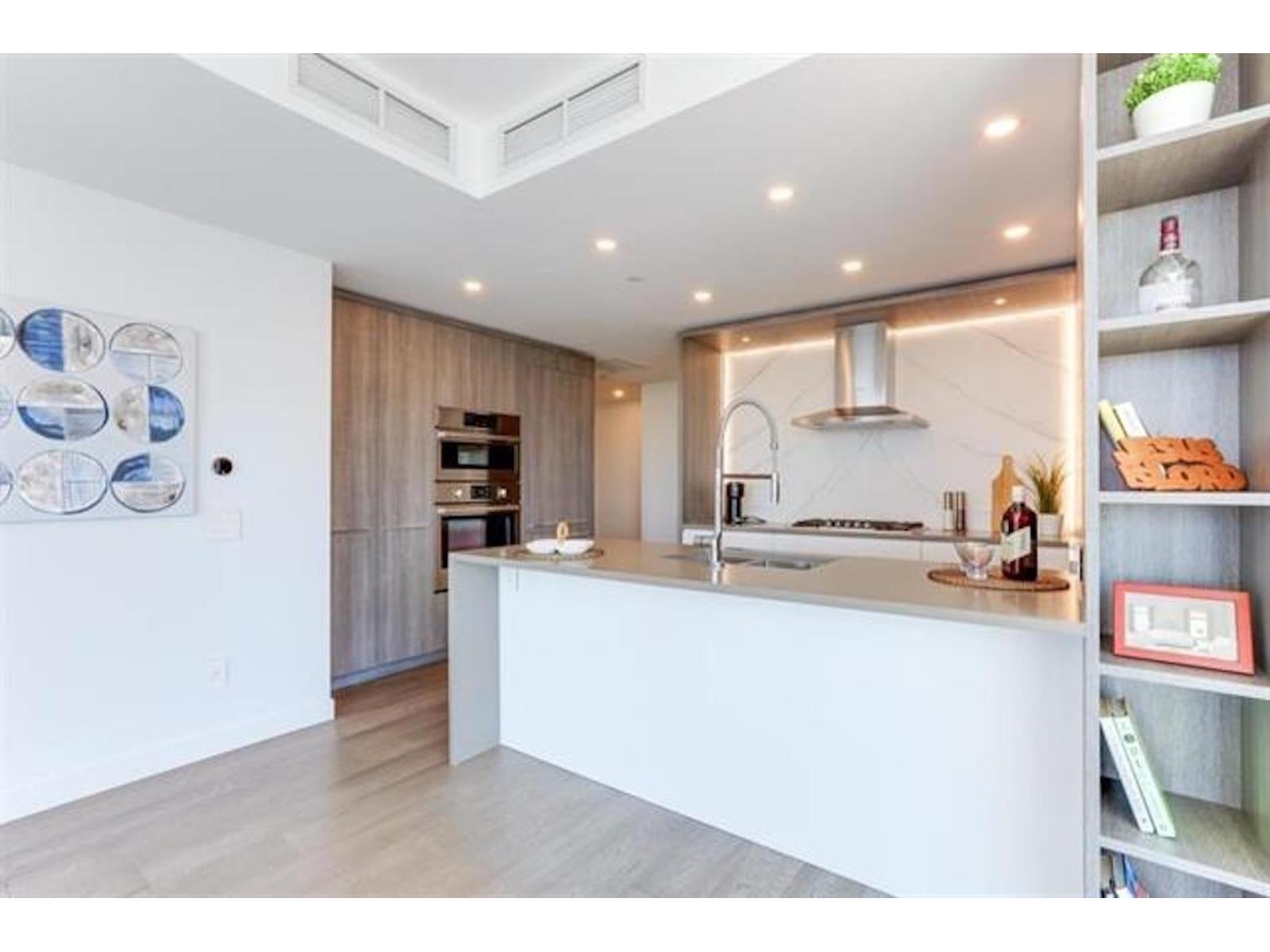 407 1441 JOHNSTON ROAD, White Rock