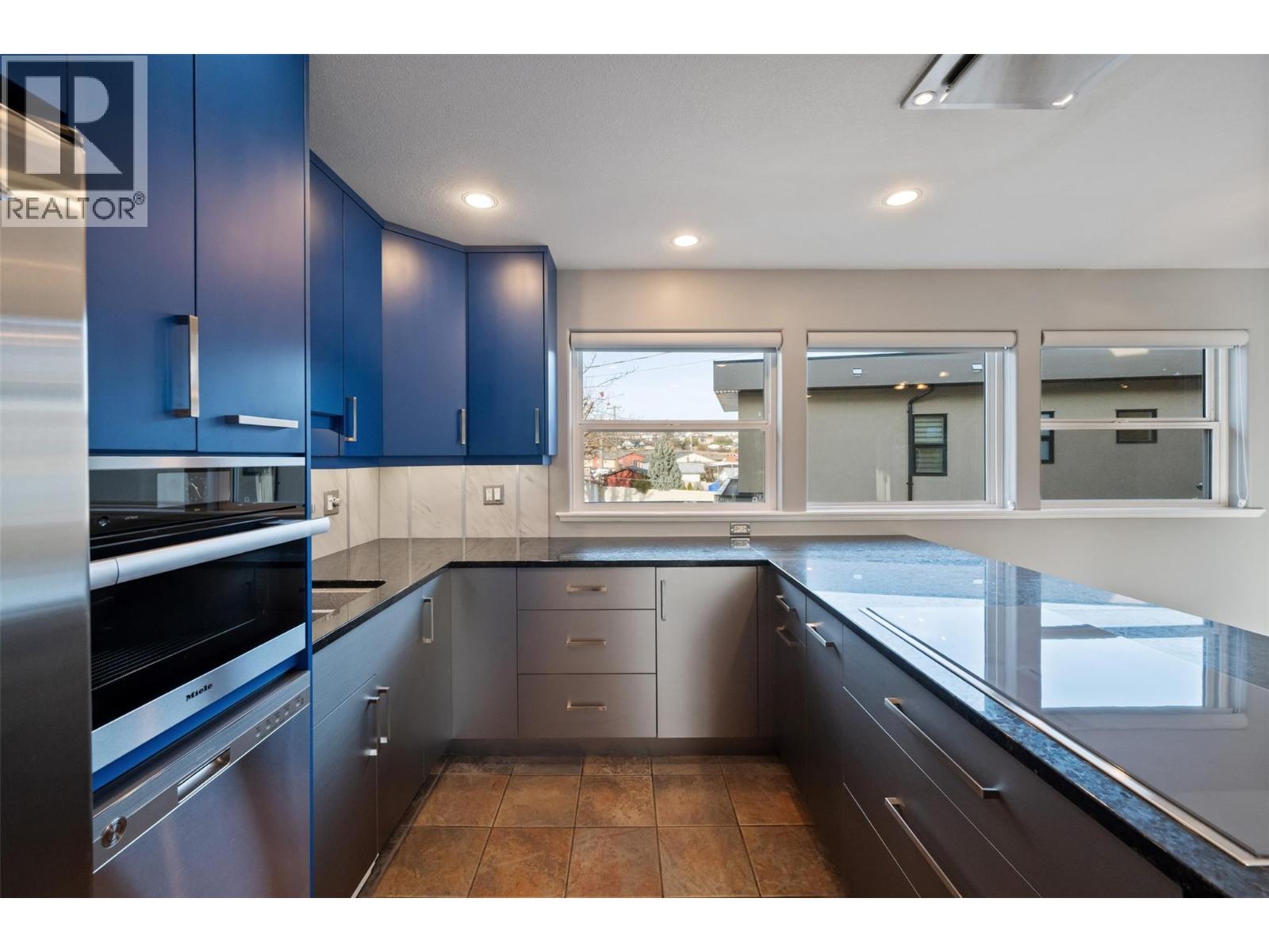 #1 5405 OLEANDER Drive - 19