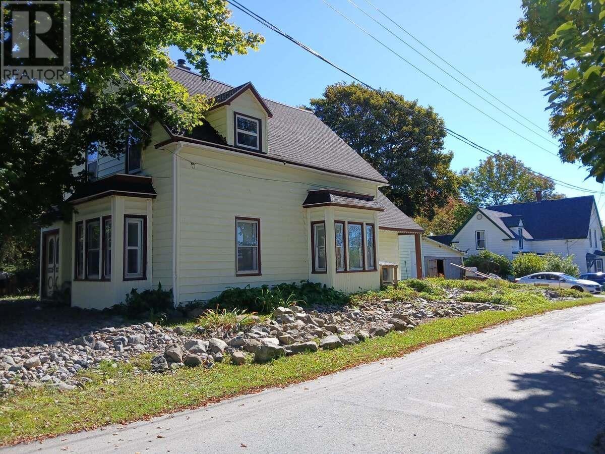 3 Breakwater Lane - Photo 2 of 40, Brooklyn, Nova Scotia