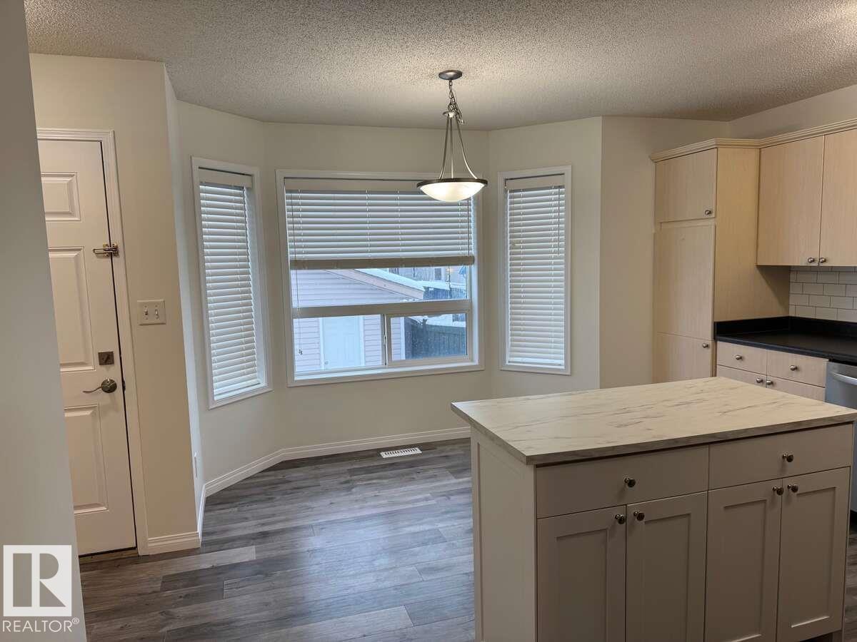 23 VERNON, Spruce Grove