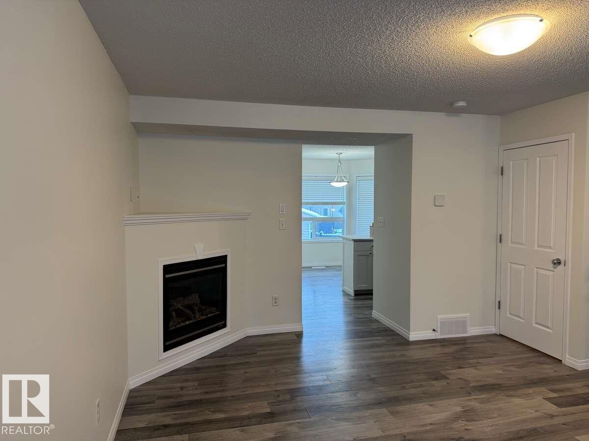 23 VERNON, Spruce Grove