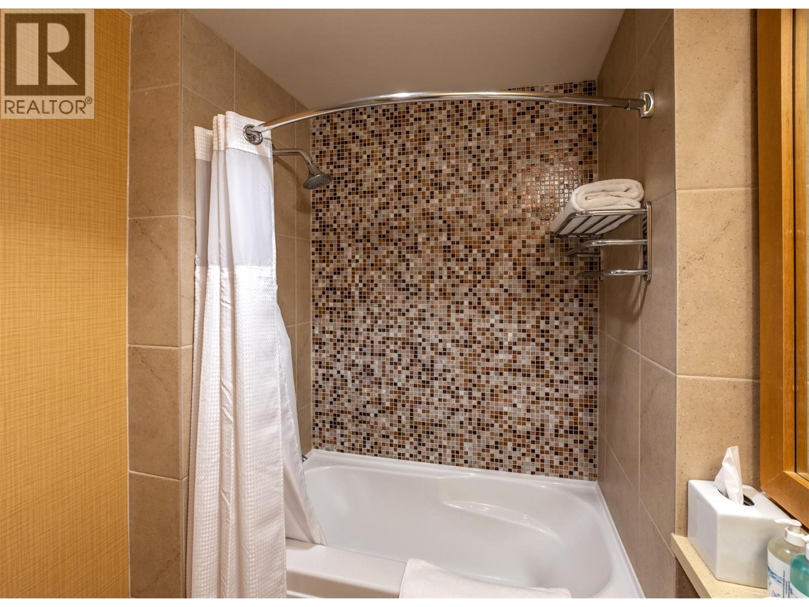 15 PARK Place Unit# 327, Osoyoos