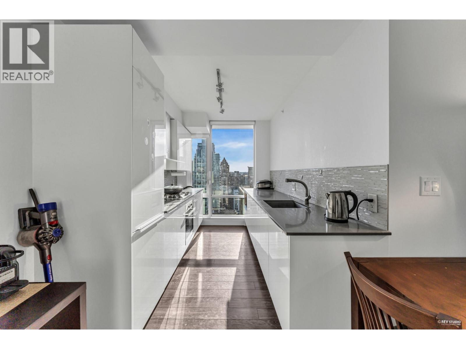 2206 1283 HOWE STREET, Vancouver