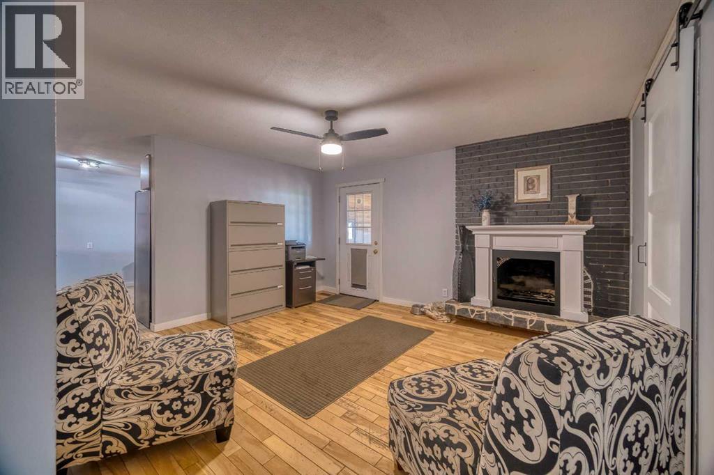 354142 48 STREET E - 30