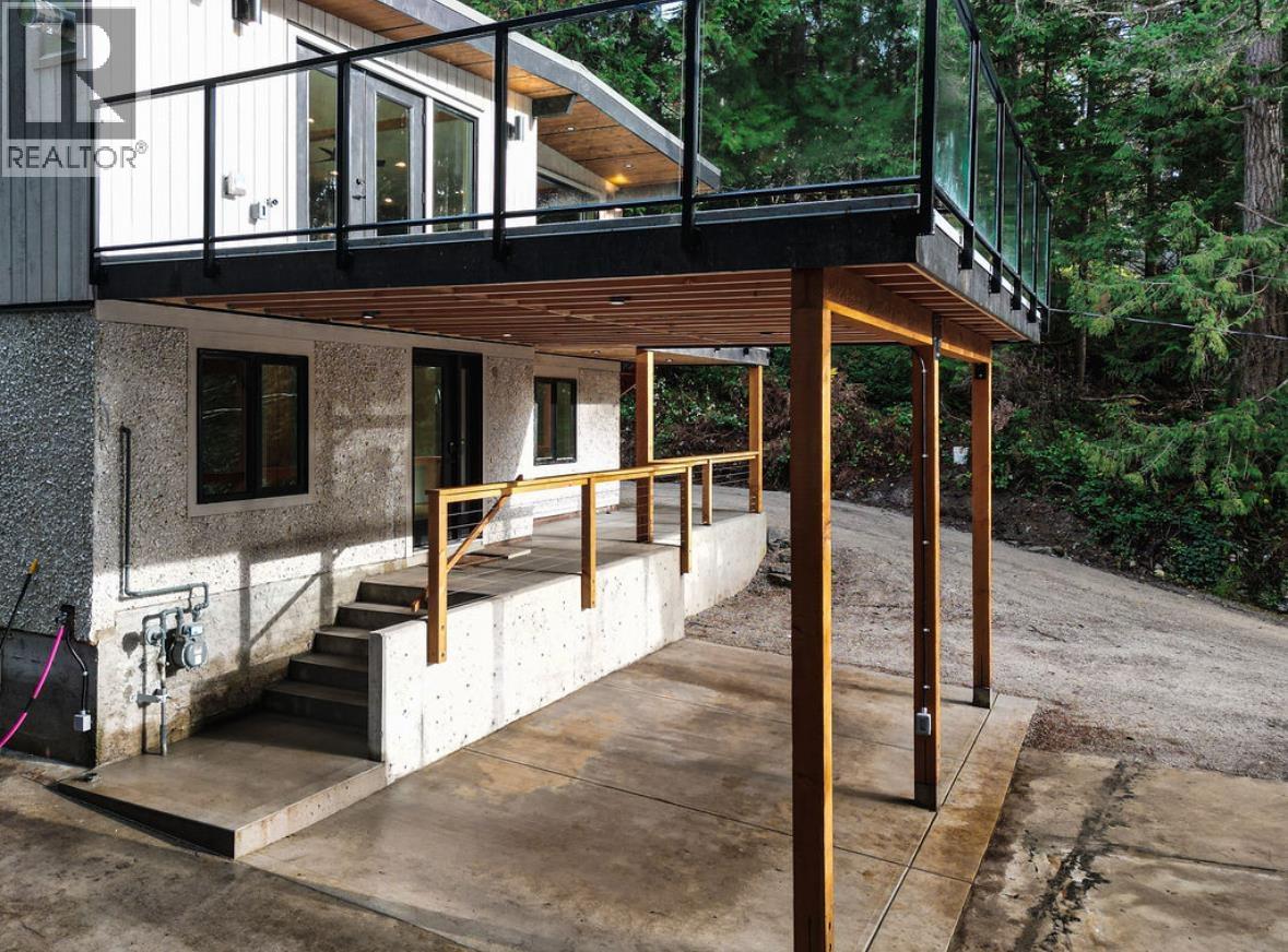 6960 SUNSHINE COAST HIGHWAY, Sechelt