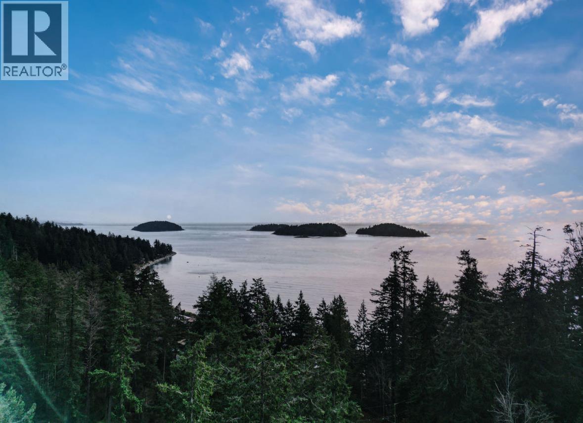 6960 SUNSHINE COAST HIGHWAY, Sechelt