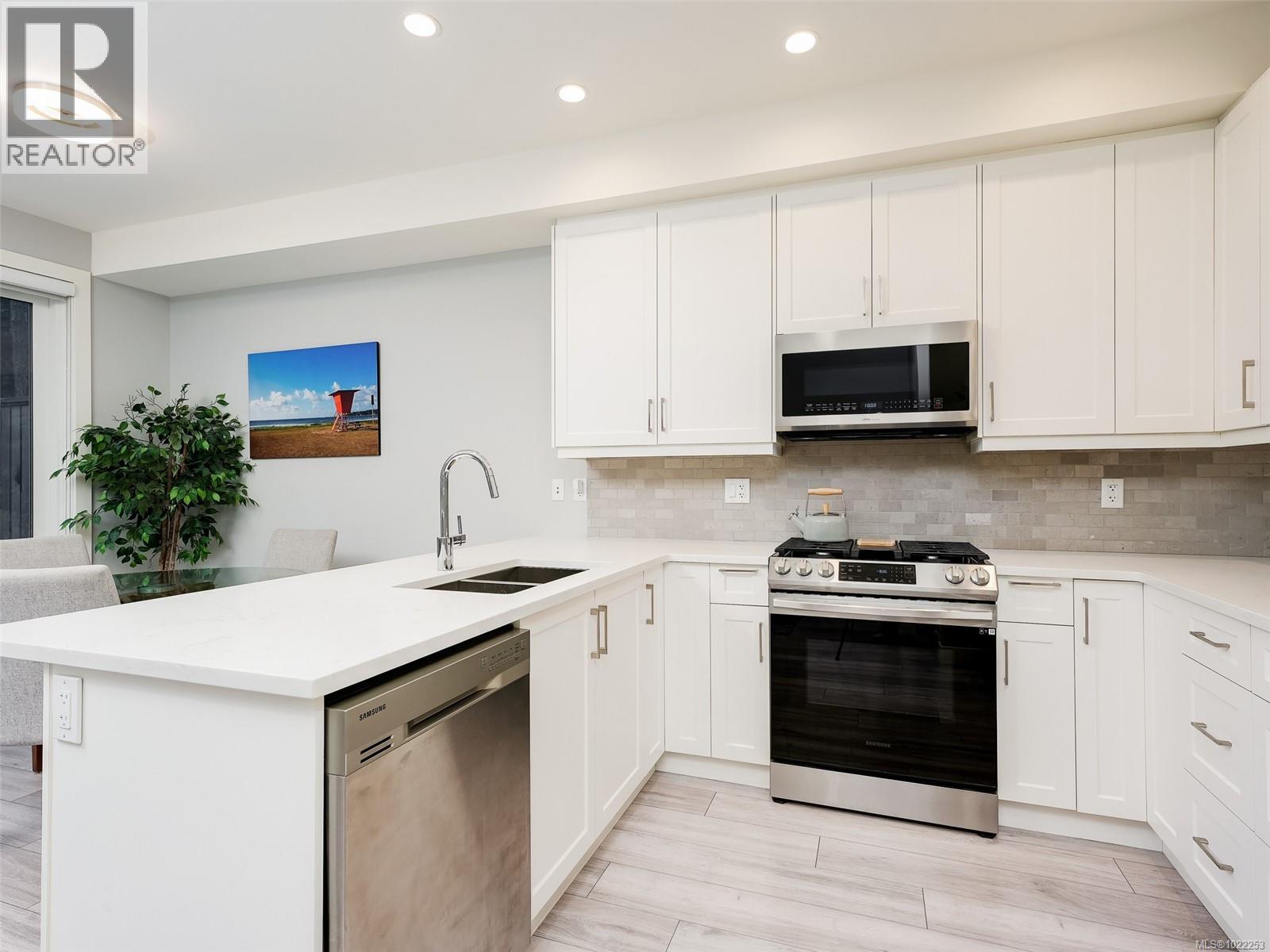  222 Lone Oak Place, Langford