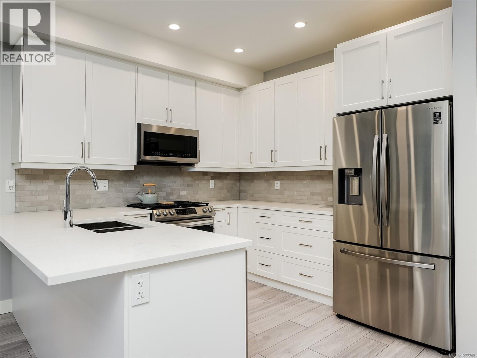  222 Lone Oak Place, Langford