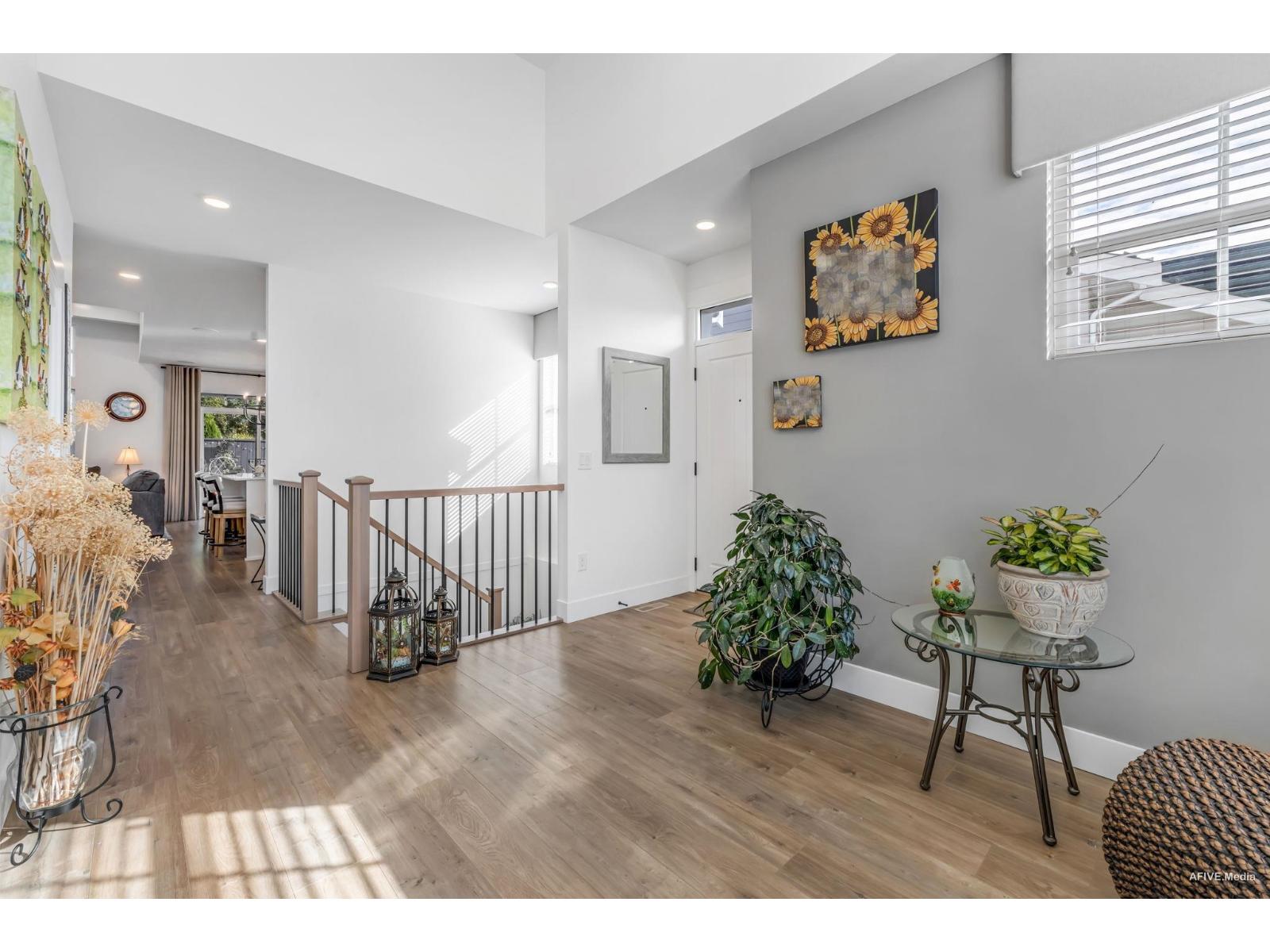 2 5528 148 STREET, Surrey