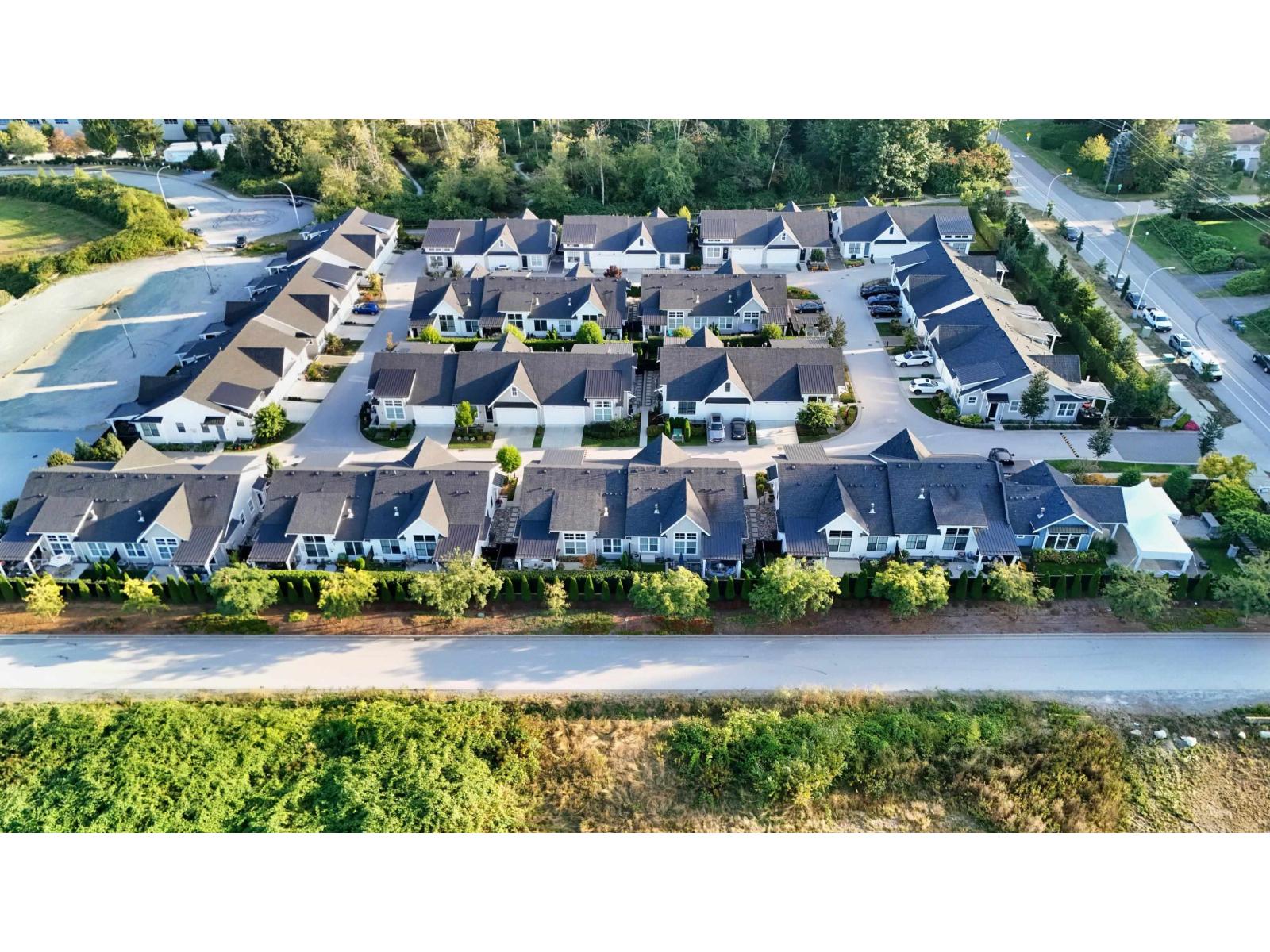 2 5528 148 STREET, Surrey