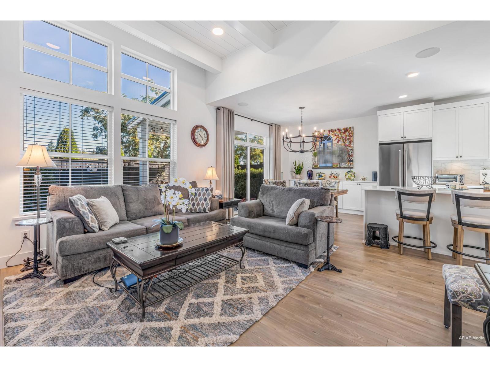 2 5528 148 STREET, Surrey