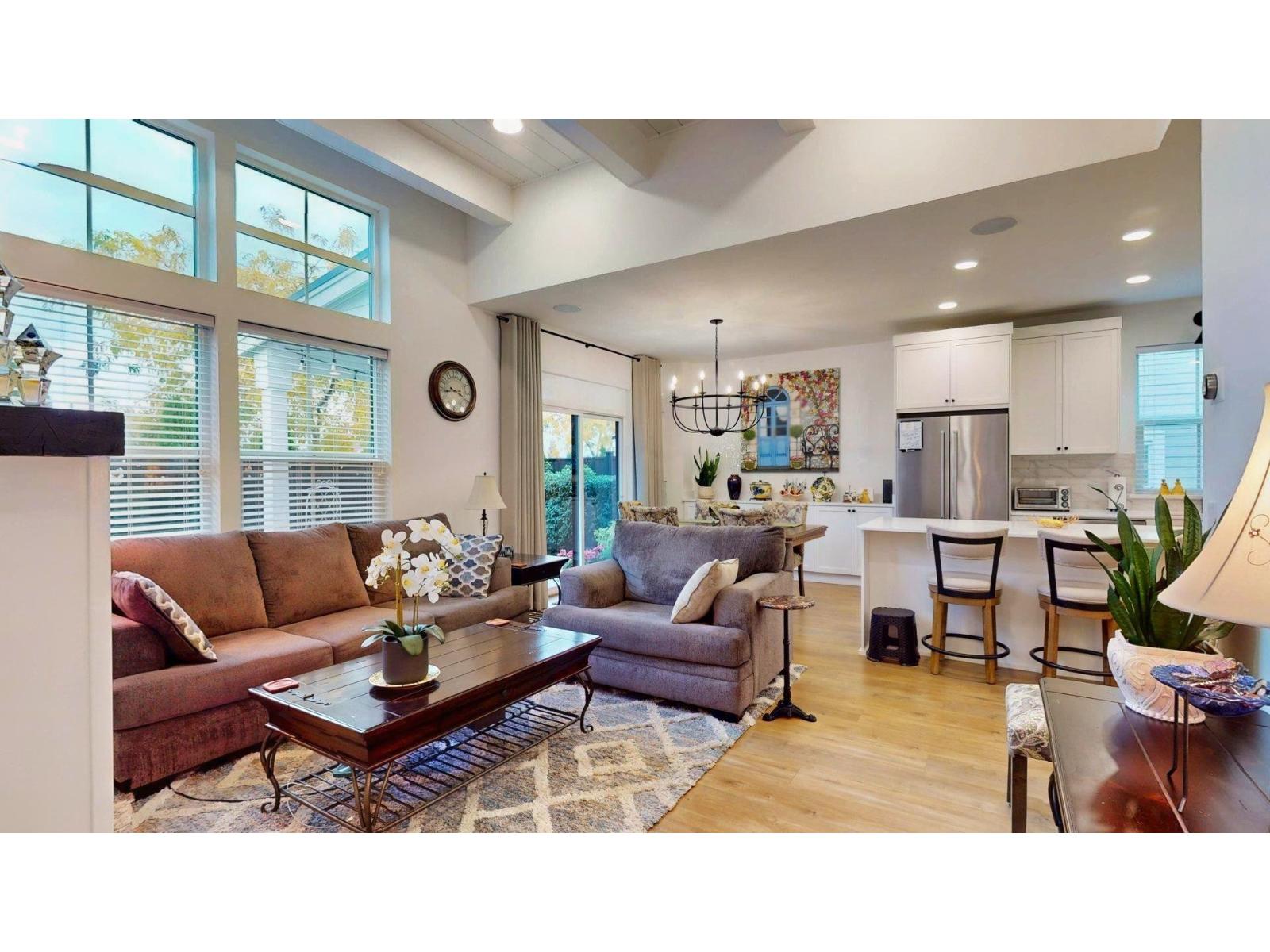 2 5528 148 STREET, Surrey