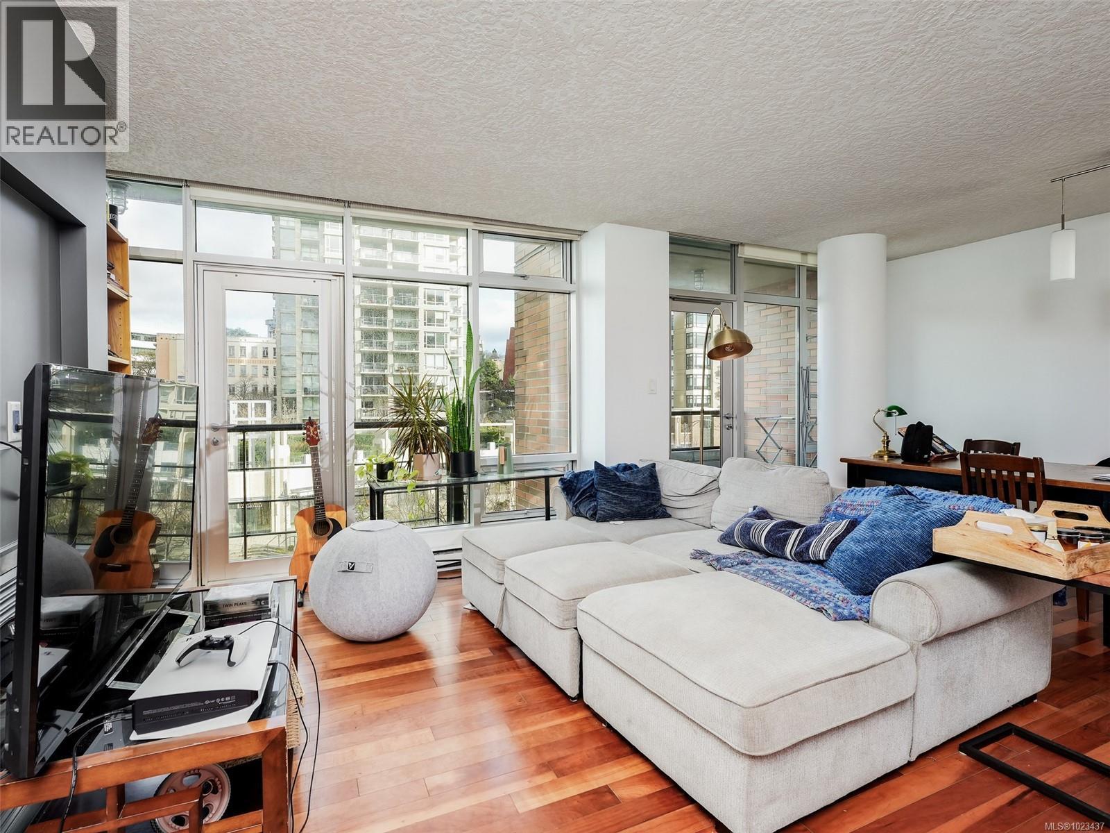 S401 737 Humboldt Street, Victoria