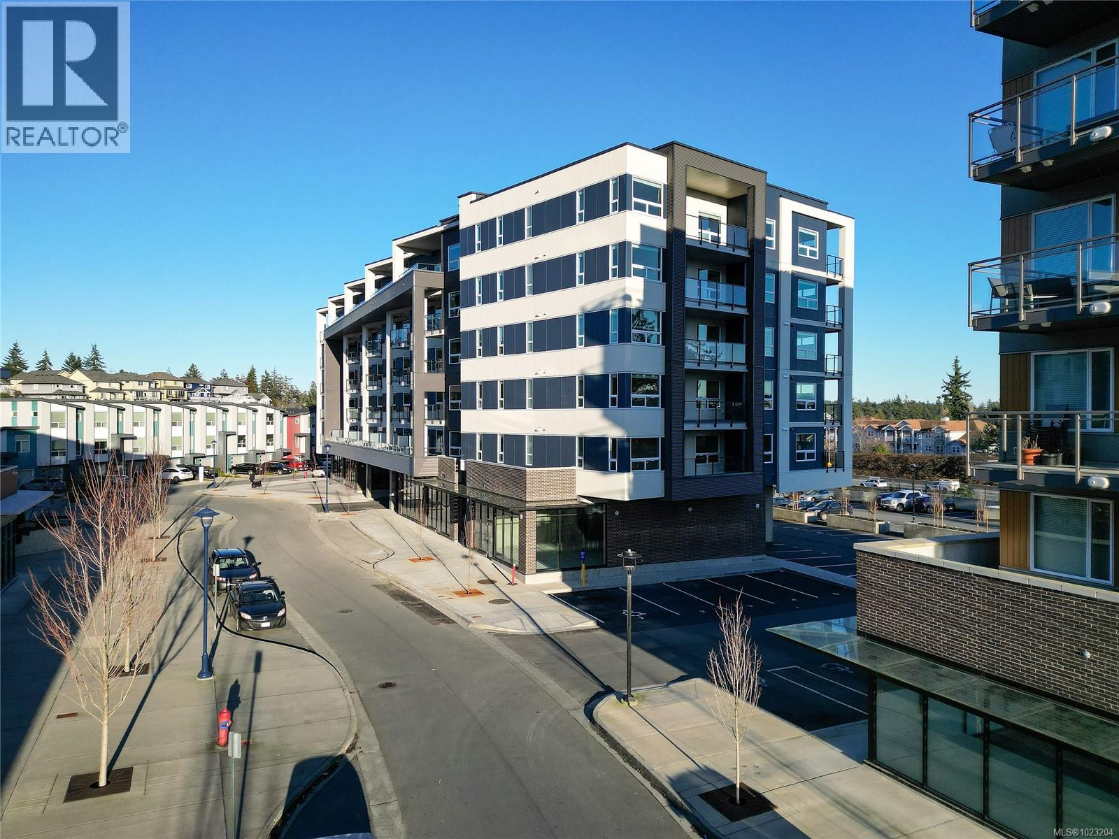 308 947 Whirlaway Crescent, Langford