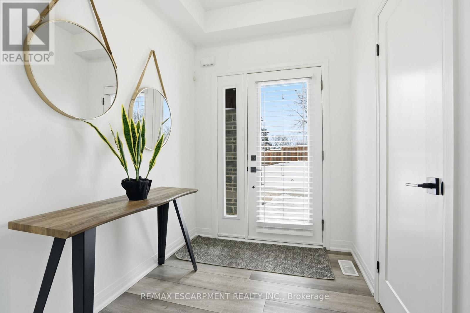 98 JAYLA LANE - Photo 5 of 48, West Lincoln (Smithville), Ontario