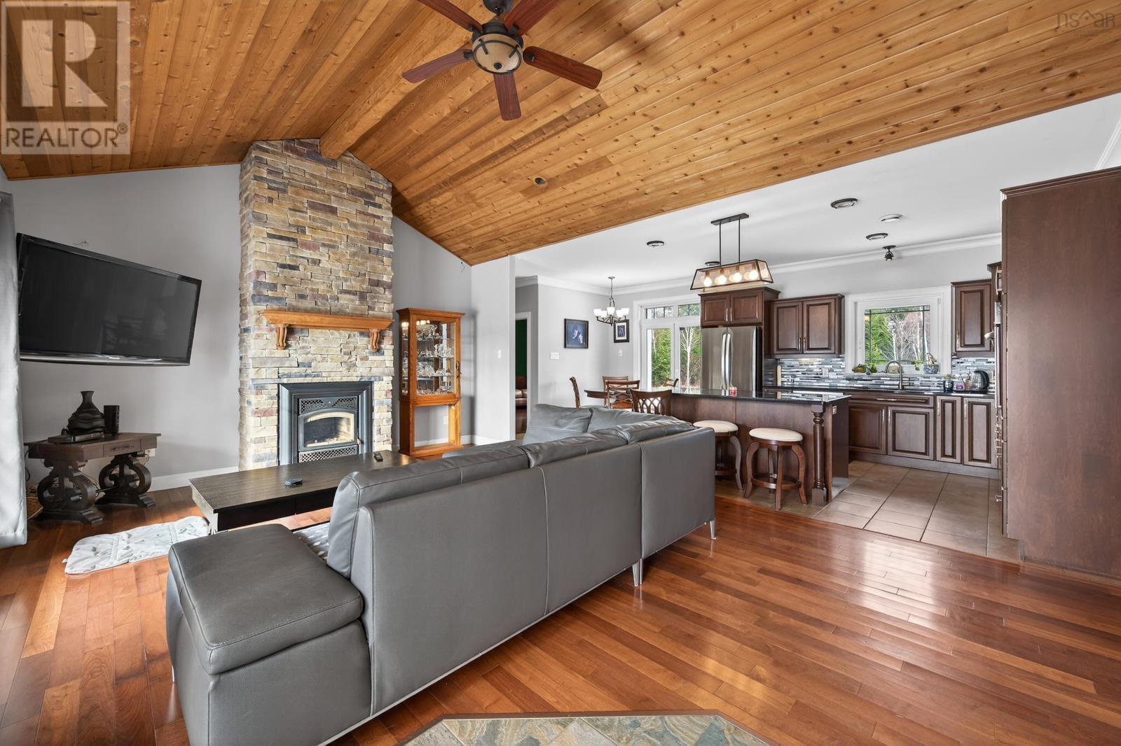 Property 4 of 45 of 127 Aspen Grove    Howie Center