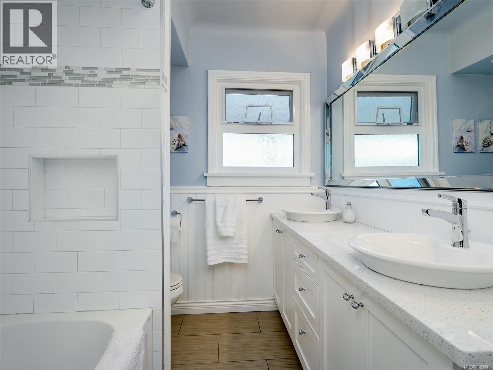  1650 Hampshire Road, Oak Bay