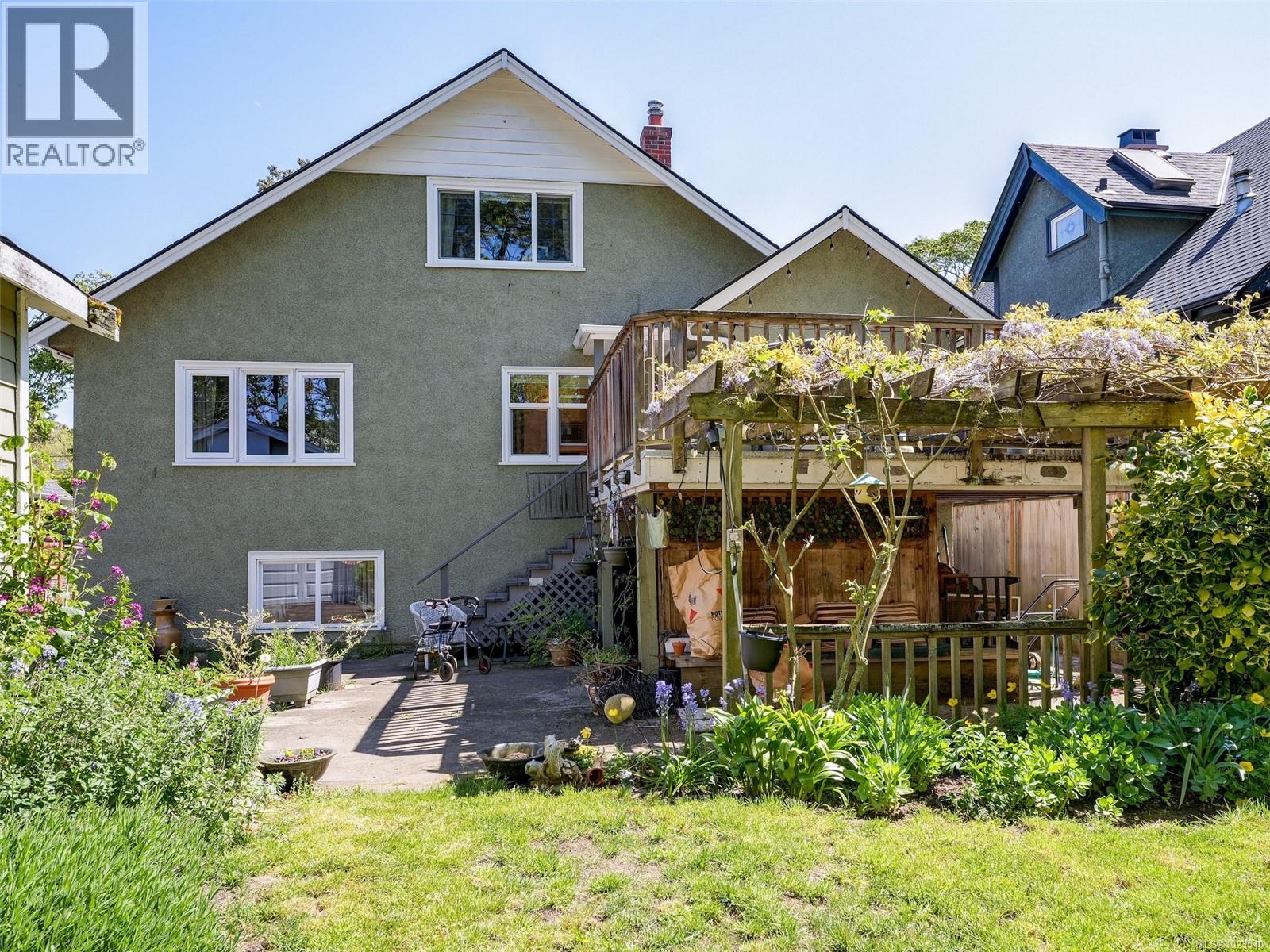  1650 Hampshire Road, Oak Bay