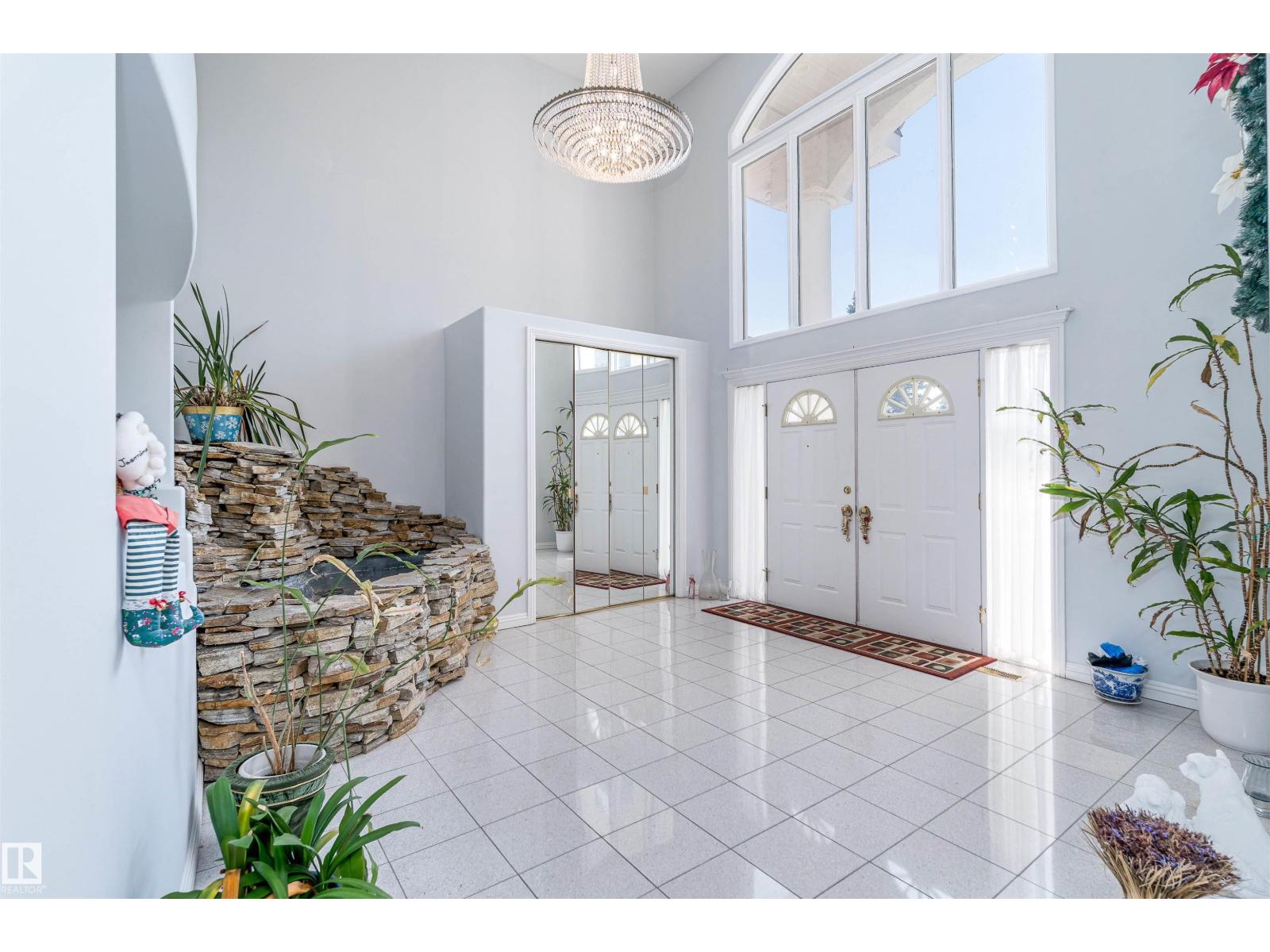 10812 5 AV SW, Edmonton