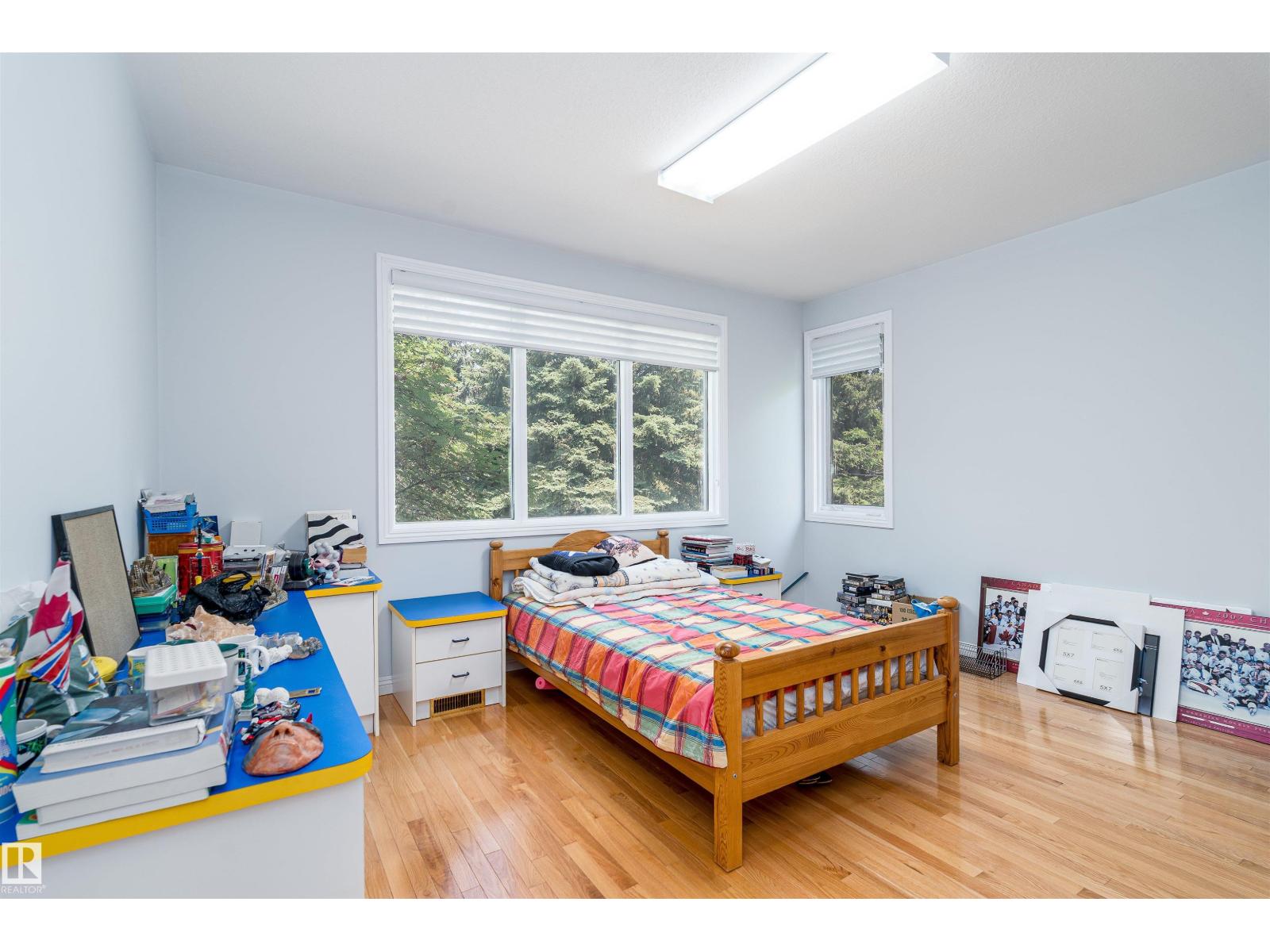 10812 5 AV SW, Edmonton