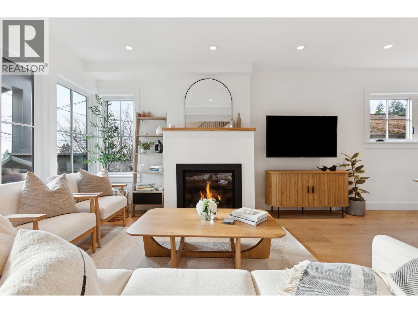 230 28TH Street - photo 2