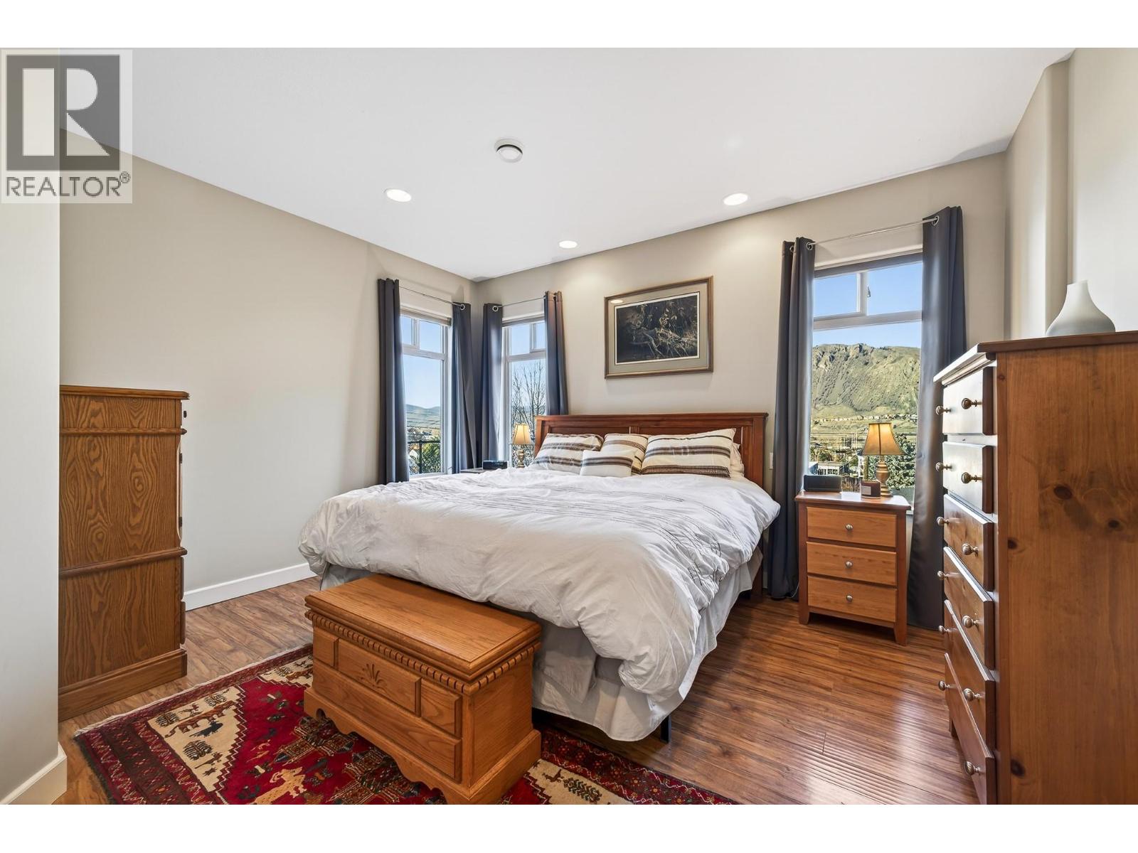 1386 Dominion Crescent - 30