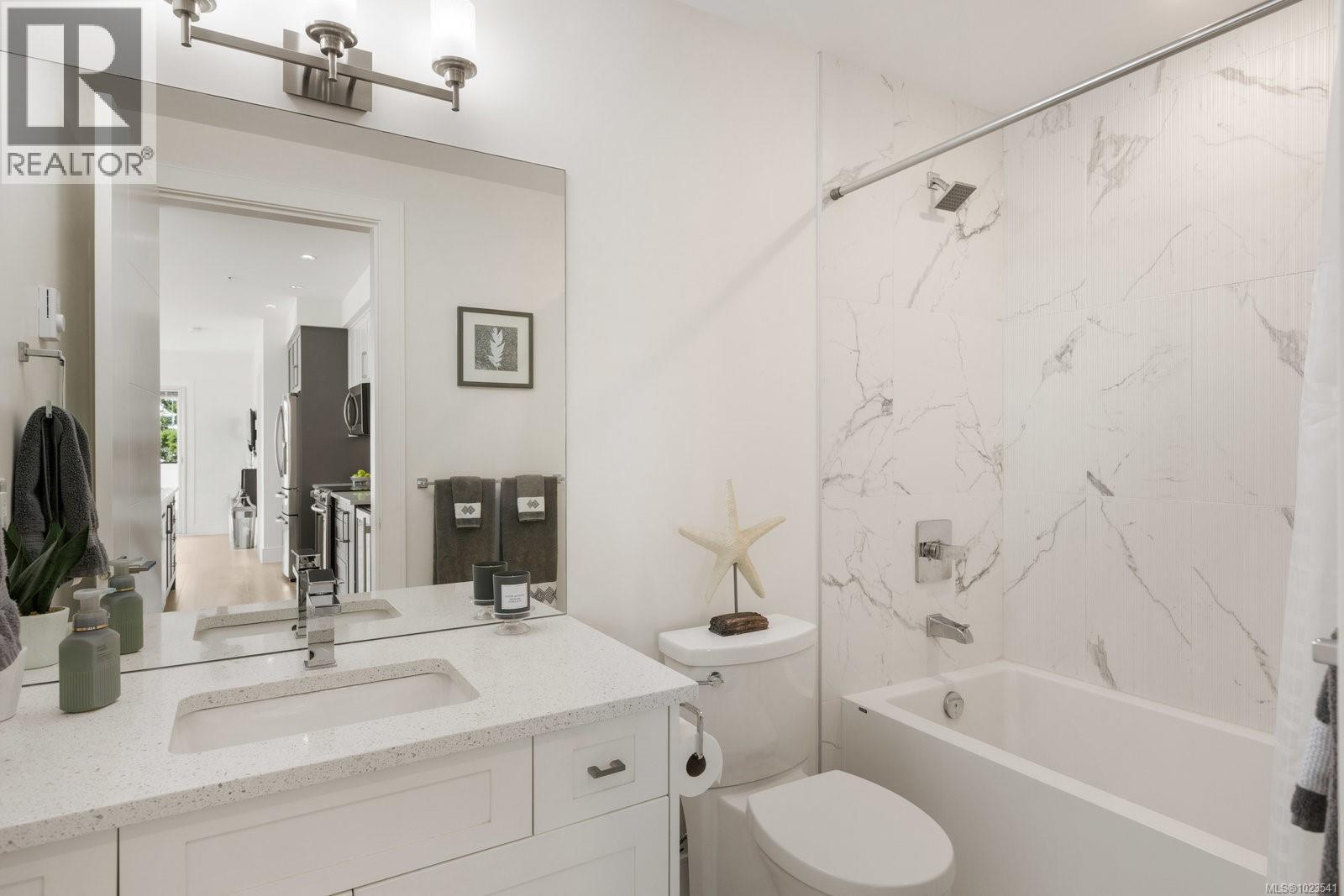 303 2526 Bevan Avenue, Sidney