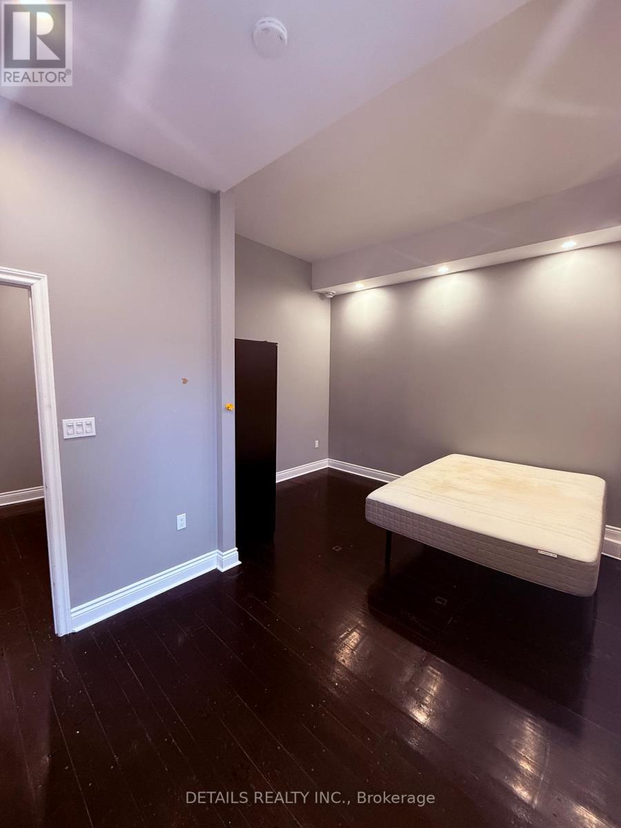 698 COOPER STREET - 10