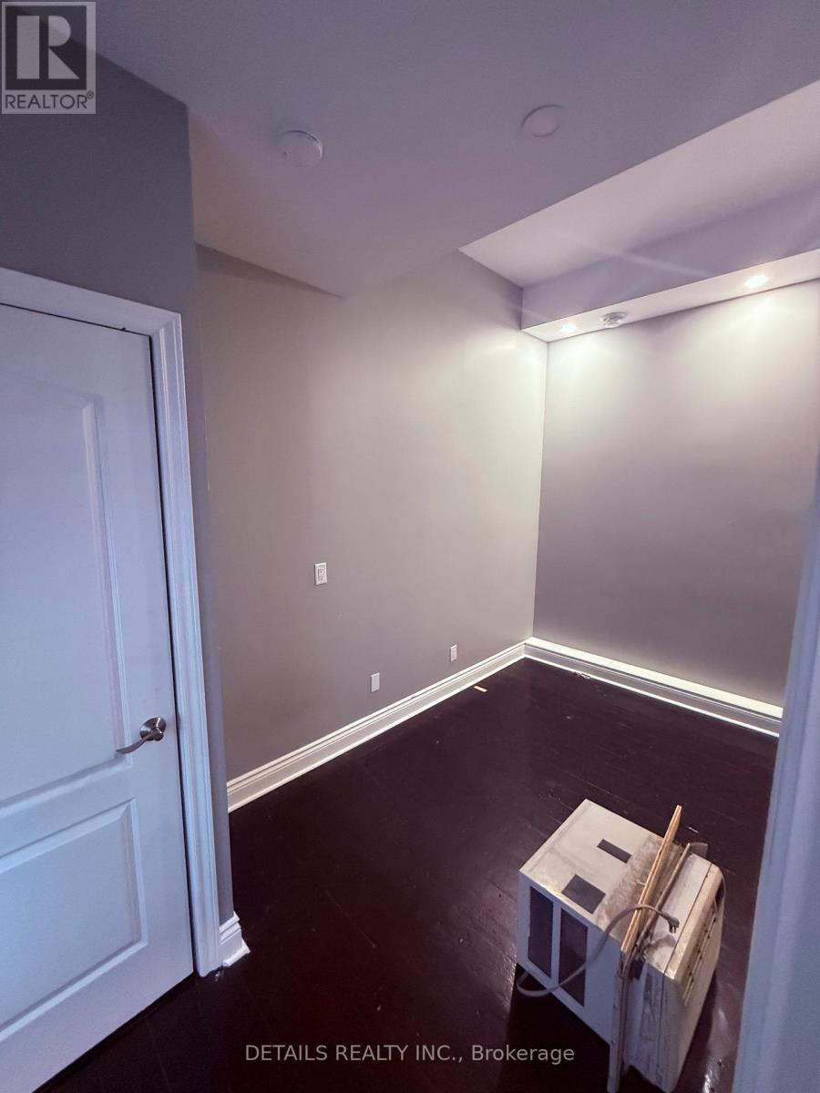 698 COOPER STREET - 11