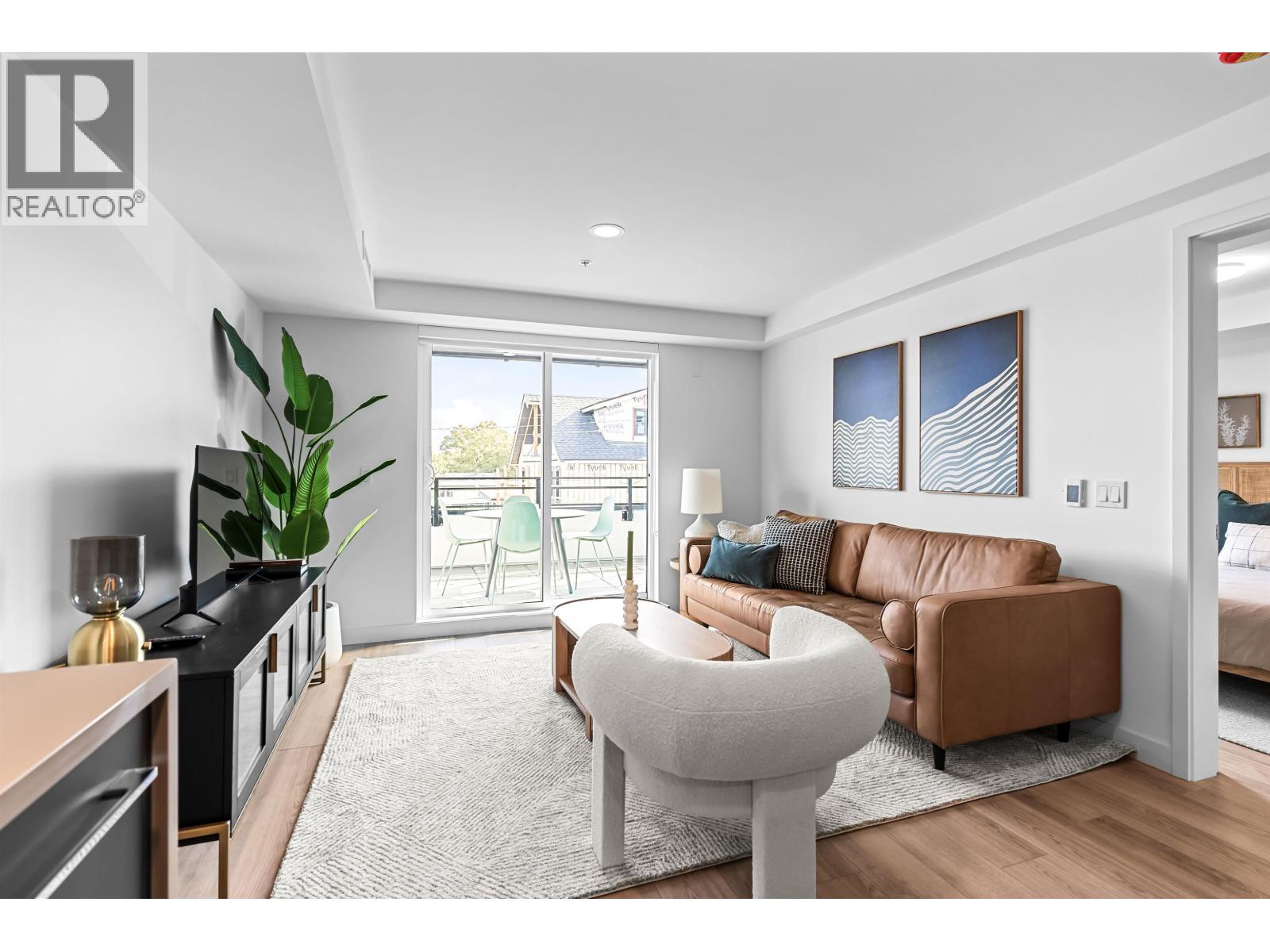 204 2419 GRANT STREET, Vancouver