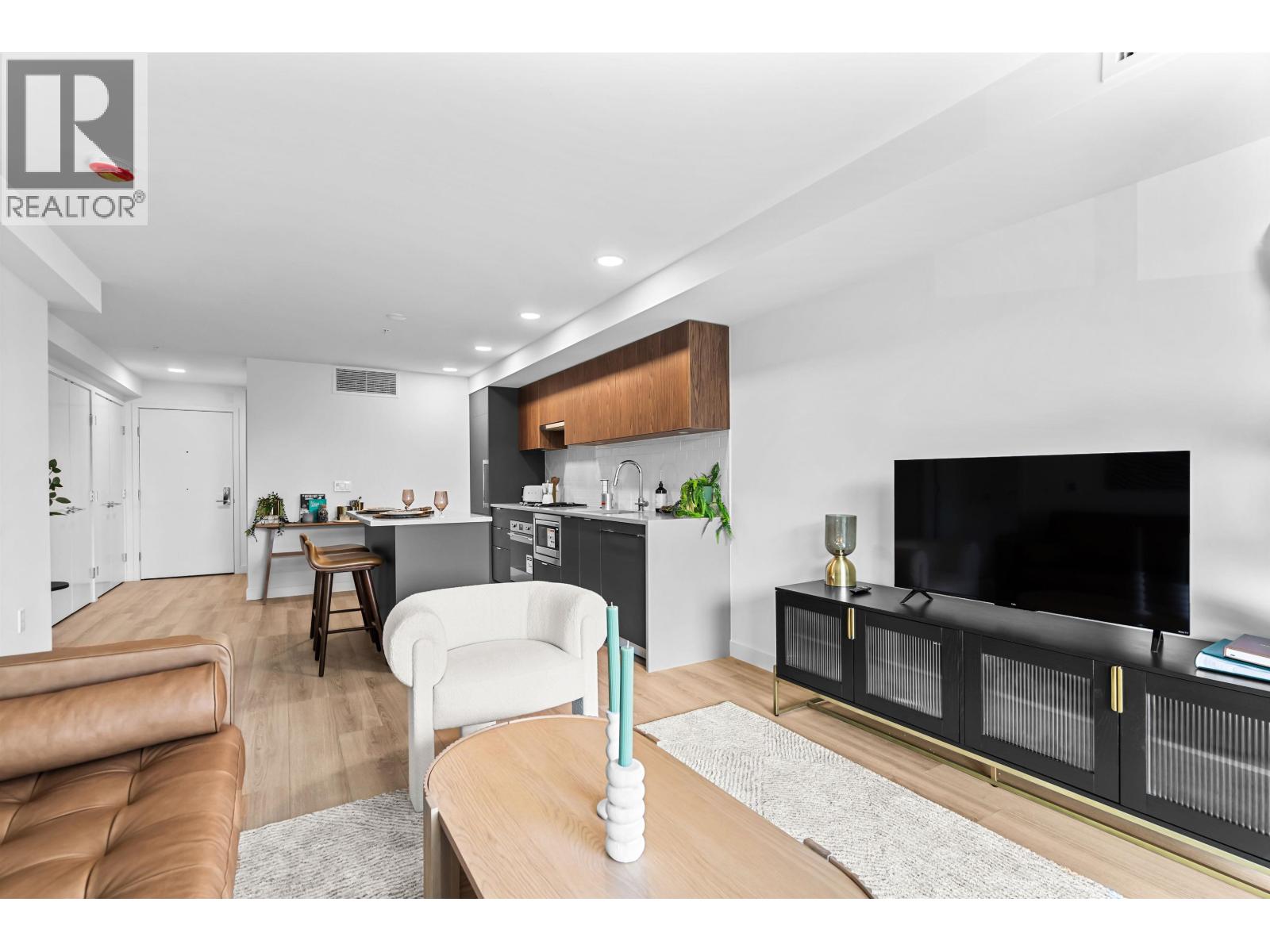 204 2419 GRANT STREET, Vancouver