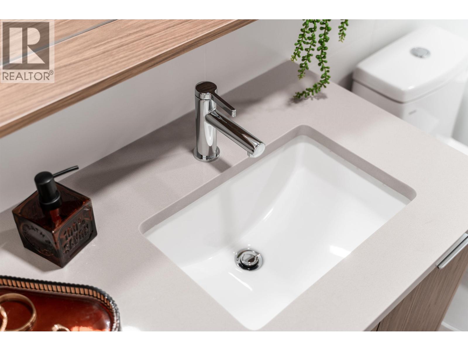 204 2419 GRANT STREET, Vancouver