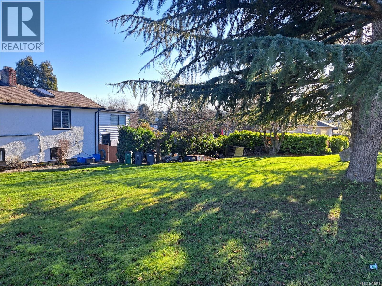  275 Battleford Avenue, Saanich