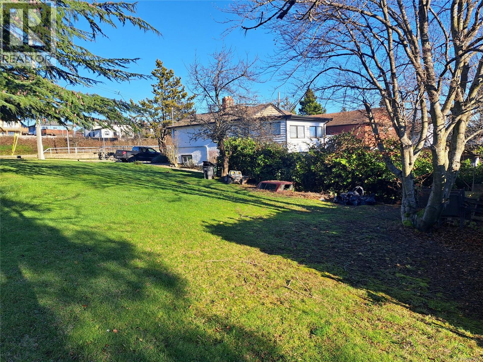  275 Battleford Avenue, Saanich