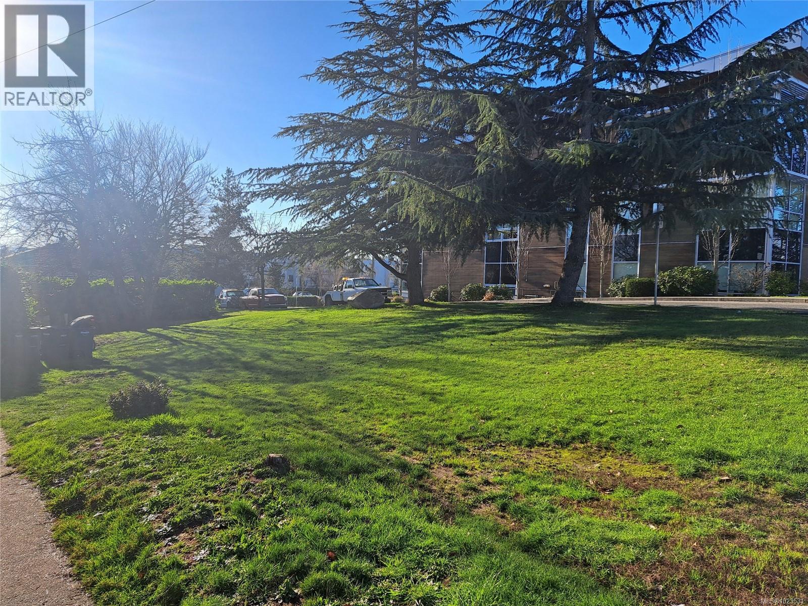  275 Battleford Avenue, Saanich