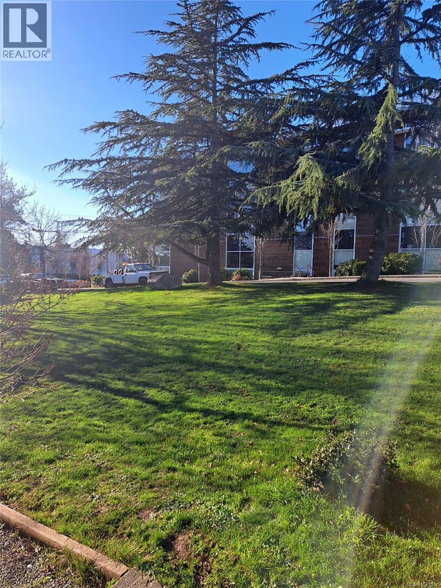  275 Battleford Avenue, Saanich