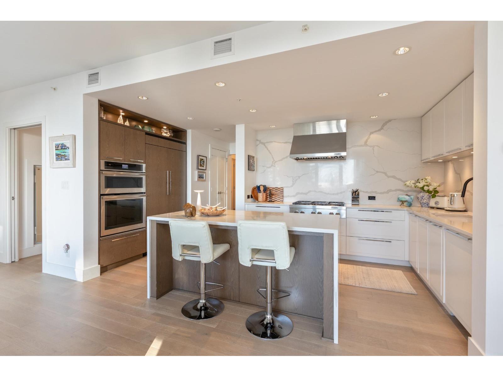 204 1501 VIDAL STREET, White Rock