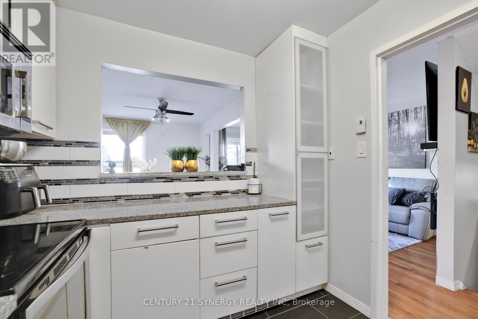 #17 3415 UPLANDS DRIVE - 13