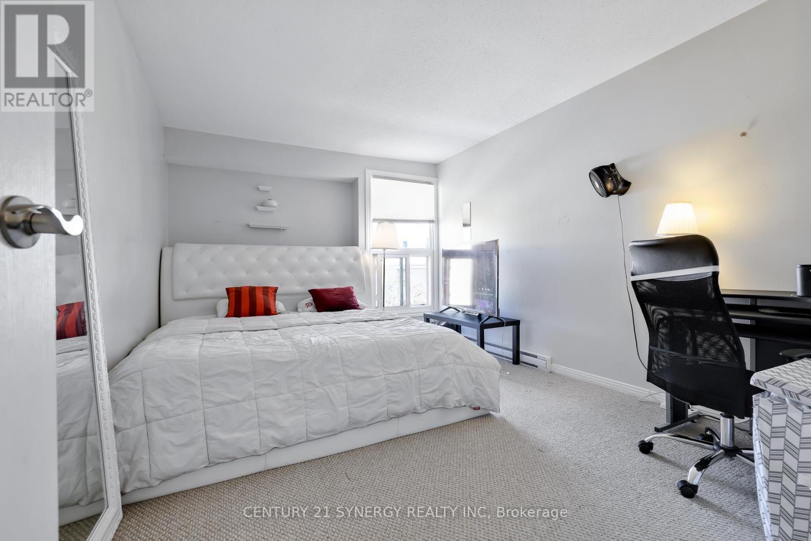 #17 3415 UPLANDS DRIVE - 18