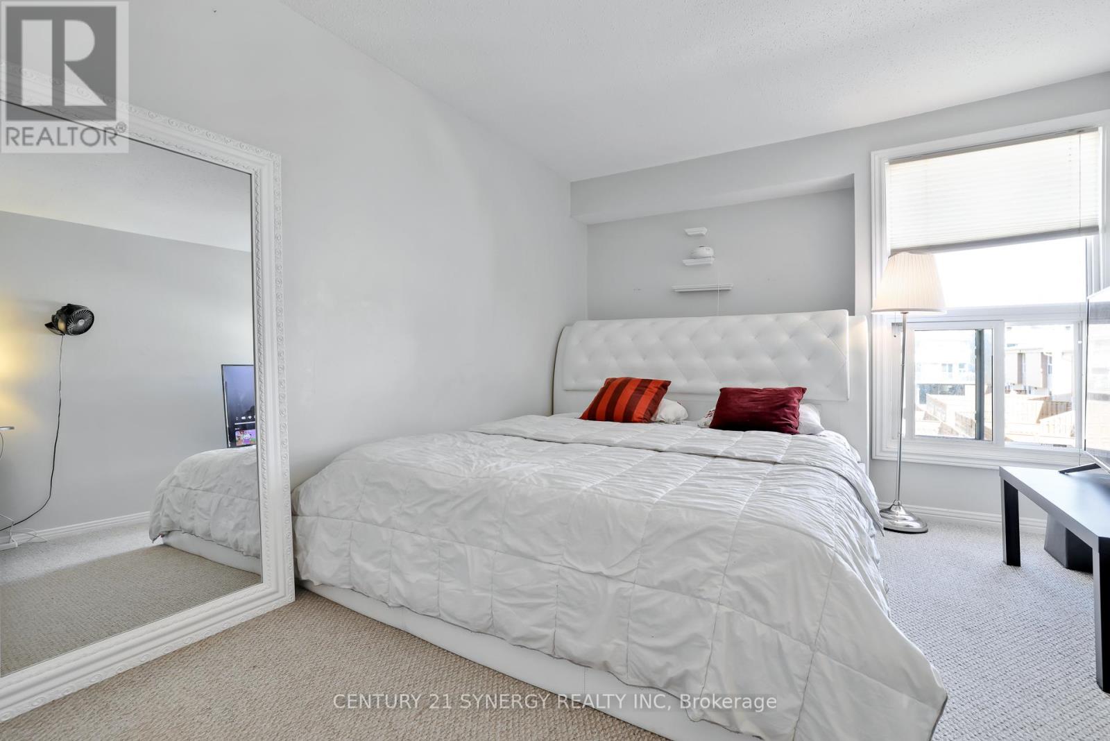 #17 3415 UPLANDS DRIVE - 19