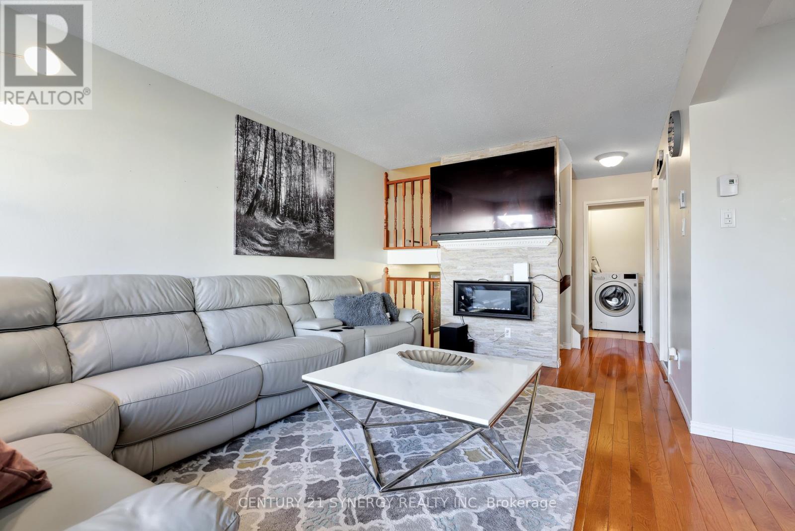 #17 3415 UPLANDS DRIVE - 23