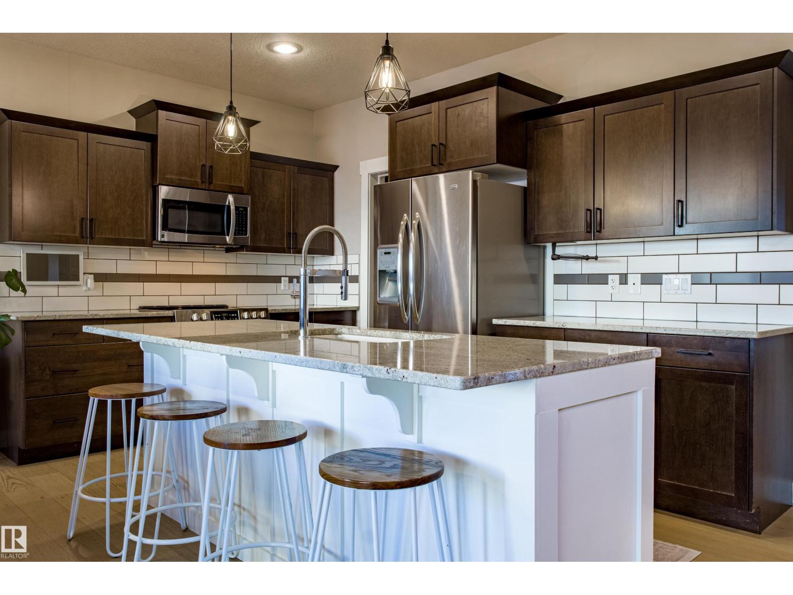 28 HILLDOWNS DR, Spruce Grove