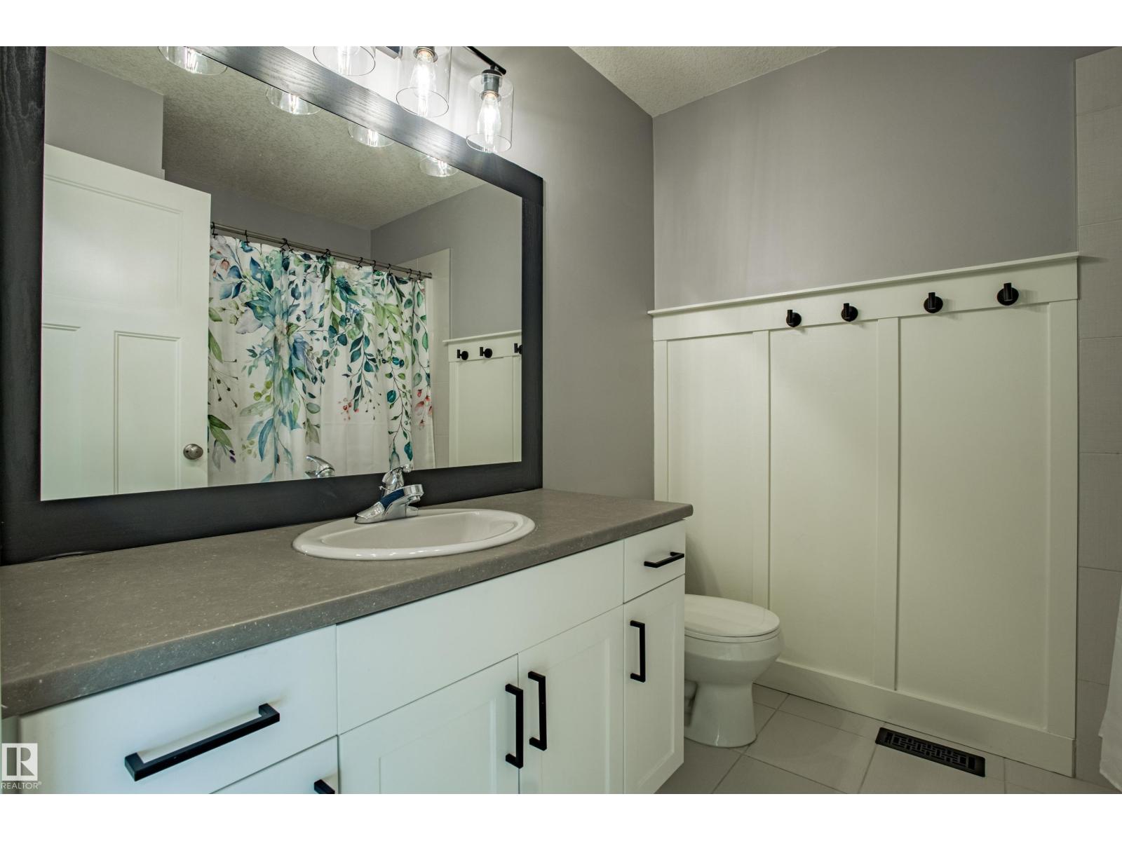 28 HILLDOWNS DR, Spruce Grove