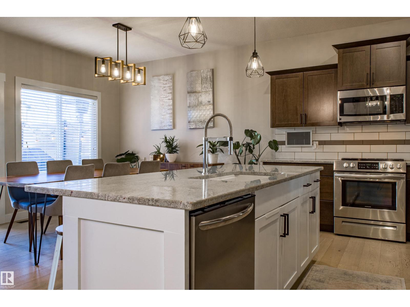 28 HILLDOWNS DR, Spruce Grove