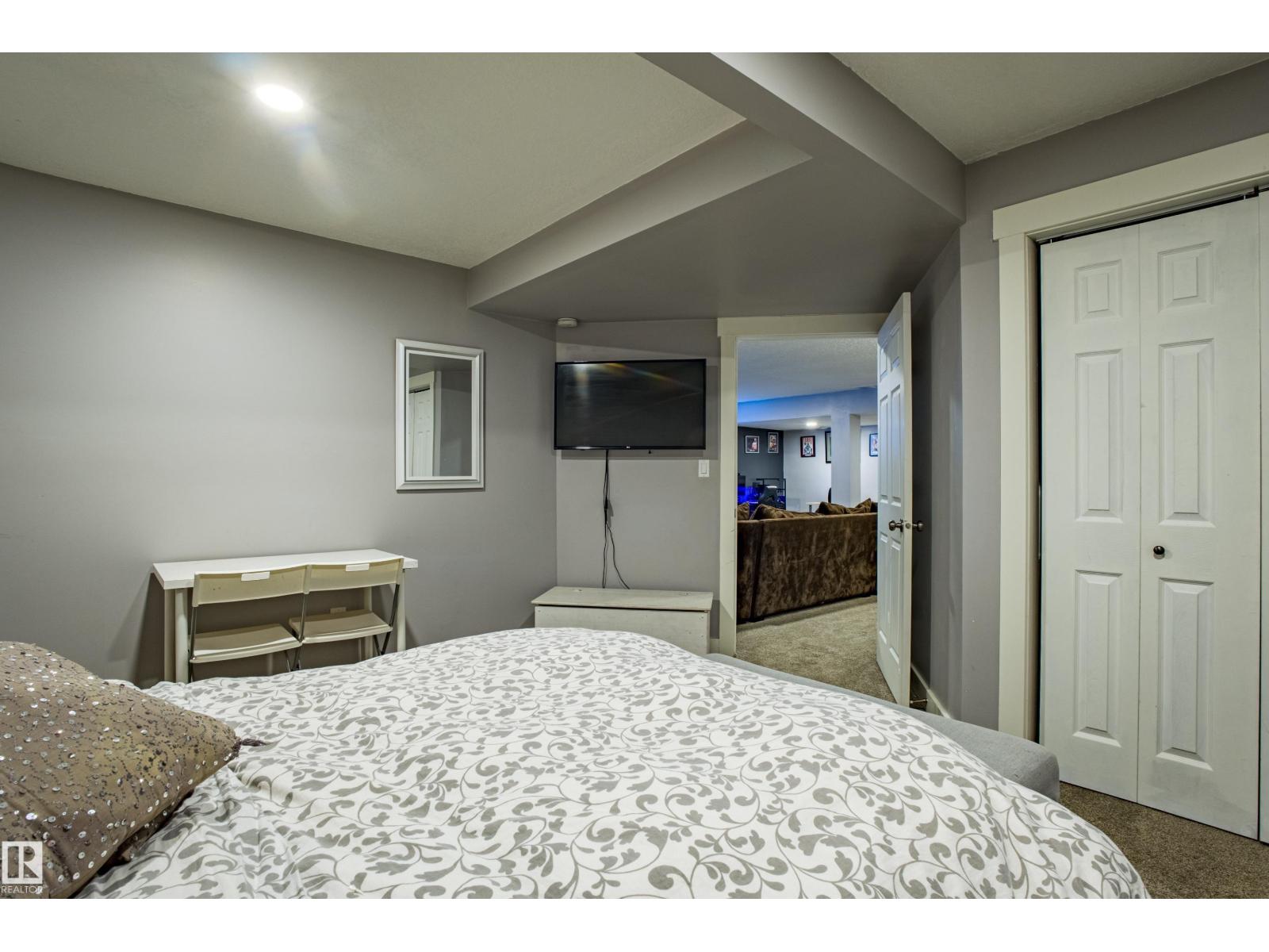 28 HILLDOWNS DR, Spruce Grove